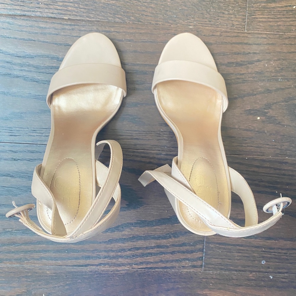 Shoes - Picture 4 of 4